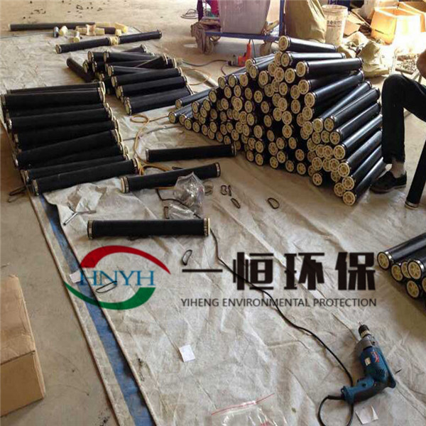 管式曝氣器組裝現(xiàn)場(chǎng) 管式曝氣器組裝現(xiàn)場(chǎng)